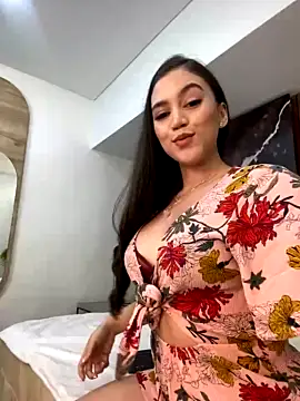 Amelia_Rouse naked stripping on cam for live sex video chat