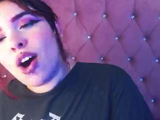 CINNAMON8 naked in her Live Sex Chat
