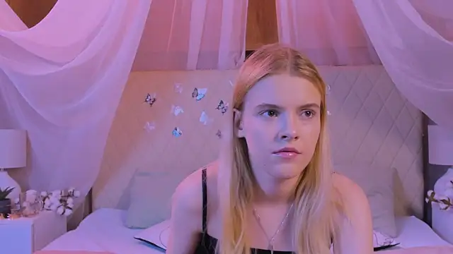 KeitTrois naked stripping on cam for live sex video chat