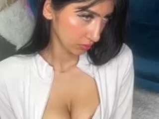 Mariana Castro naked in her Live Sex Chat