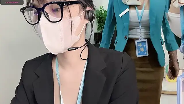 Mono-Stewardesss naked stripping on cam for live sex video chat