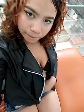 sweetsininpublic naked stripping on cam for live sex video chat