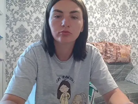 VioletSmit naked stripping on cam for live sex video chat