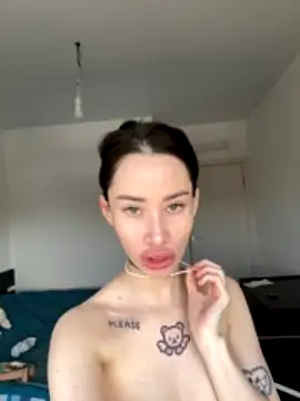 Avemi naked stripping on cam for live sex video chat