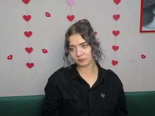 HannaCurly naked in her Live Sex Chat