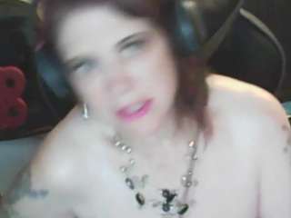 SexyMarriedLady naked in her Live Sex Chat