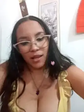Sweetsin2 naked stripping on cam for live sex video chat
