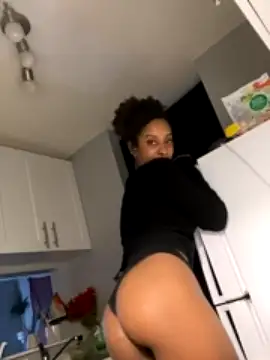 brownskingirll naked stripping on cam for live sex video chat