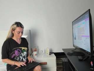 LissaBlonde naked in her Live Sex Chat