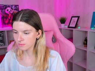 Mia-Chi nude in hot Live Sex Chat