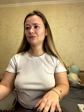 CaramelleLady naked stripping on cam for live sex video chat