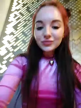CuteAvery naked stripping on cam for live sex video chat