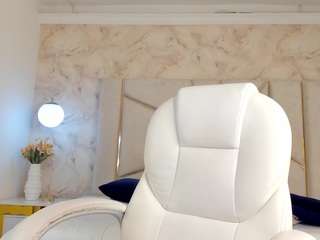 EMMAA ROSSE nude in hot Live Sex Chat