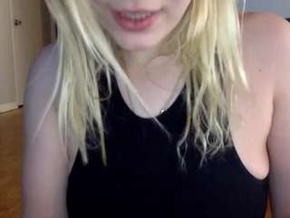 Julia Mae nude in hot Live Sex Chat