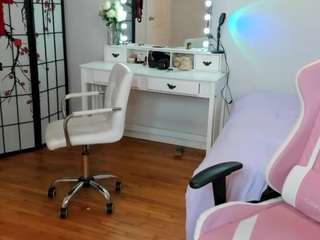Livy and LexiLee nude in hot Live Sex Chat