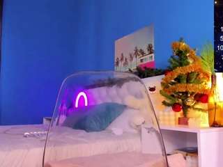 Rose-Comely nude in hot Live Sex Chat