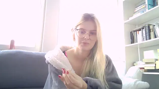 Allylove03 naked stripping on cam for live sex video chat