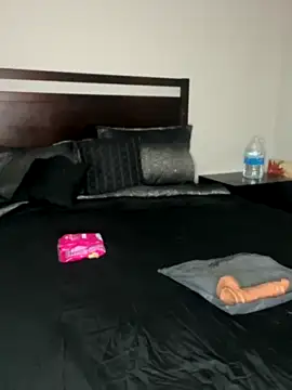 CharismaaBanx naked stripping on cam for live sex video chat