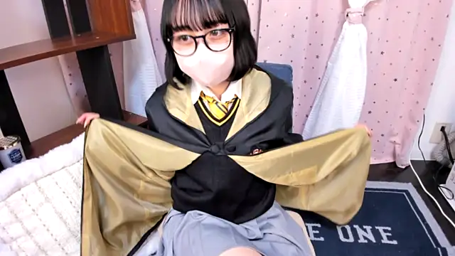 EMA_emav naked stripping on cam for live sex video chat