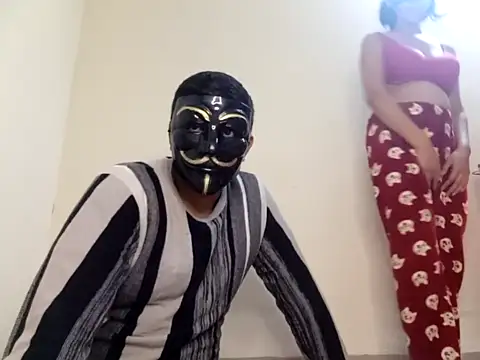 explicitbee11 naked stripping on cam for live sex video chat