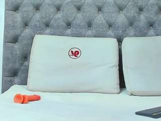 Ikia-Lopez nude in hot Live Sex Chat