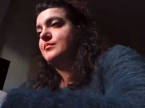 Ladyboop96 naked stripping on cam for live sex video chat