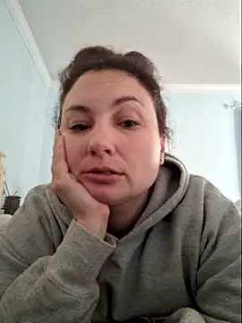 milkymommyteacher naked stripping on cam for live sex video chat