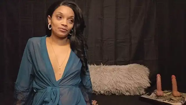 Rakiyahcharms naked stripping on cam for live sex video chat