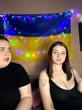 SweettyyAL naked stripping on cam for live sex video chat