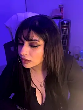 Drippindollz naked stripping on cam for live sex video chat