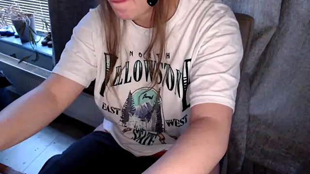 JesseJewel naked stripping on cam for live sex video chat