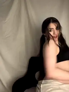magicofava naked stripping on cam for live sex video chat