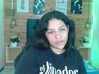 NahiaRoss nude in hot Live Sex Chat