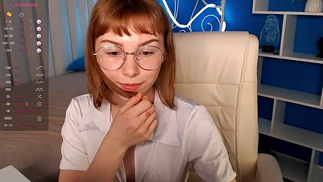 BannyAnny naked stripping on cam for live sex video chat