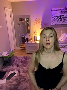 Blueyedcutie naked stripping on cam for live sex video chat