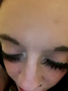 daddysbrattyprincesss naked stripping on cam for live sex video chat