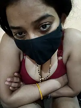 DESHIVILGECOUPLE naked stripping on cam for live sex video chat
