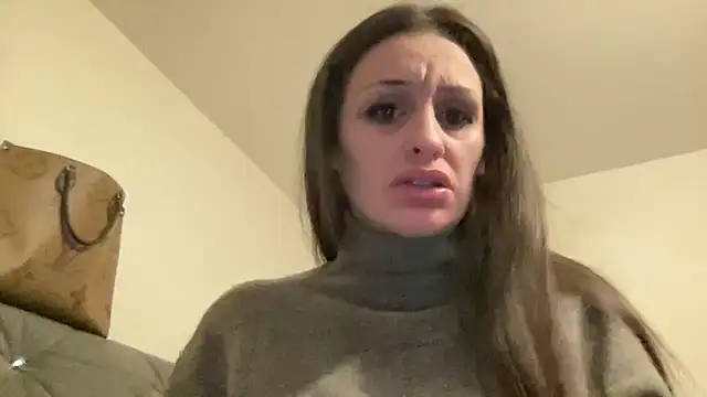 JeSuisUnTapin naked stripping on cam for live sex video chat
