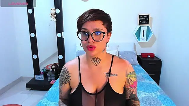 Kat-Ink naked stripping on cam for live sex video chat