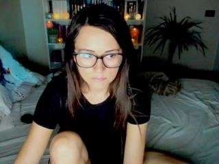 laylascarlet01 nude in hot Live Sex Chat