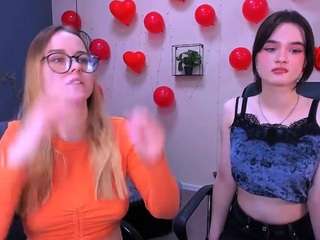liana-kisses nude in hot Live Sex Chat