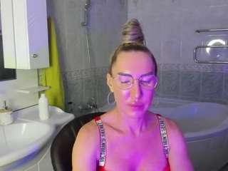 PhoebeeHolywelll nude in hot Live Sex Chat