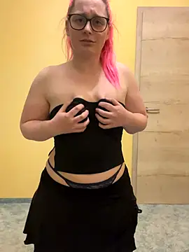 RedCandyLove10 naked stripping on cam for live sex video chat