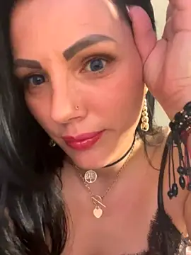 ReiyaRey naked stripping on cam for live sex video chat