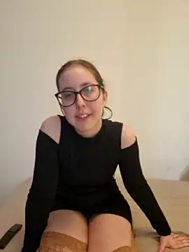Sarah459 naked stripping on cam for live sex video chat