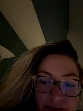 ToniVice naked stripping on cam for live sex video chat