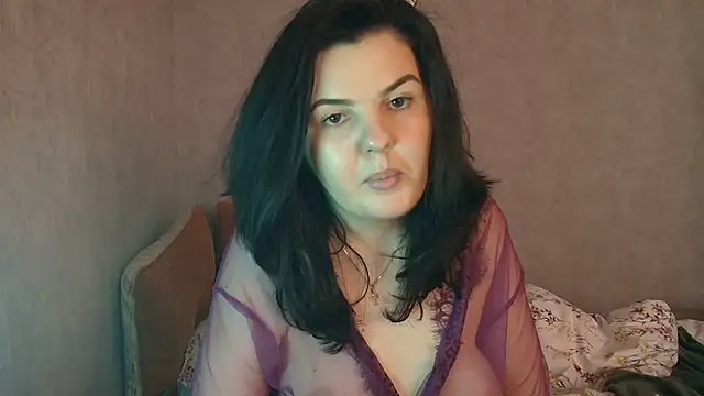 bigcheeks naked stripping on cam for live sex video chat