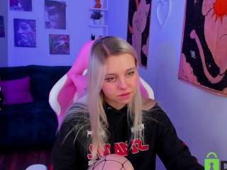 Camilla-Diaz nude in hot Live Sex Chat