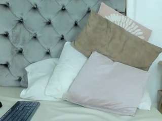 CarolineWalkerr nude in hot Live Sex Chat