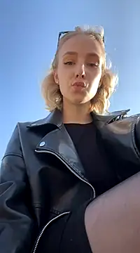 CaseyStuff naked stripping on cam for live sex video chat